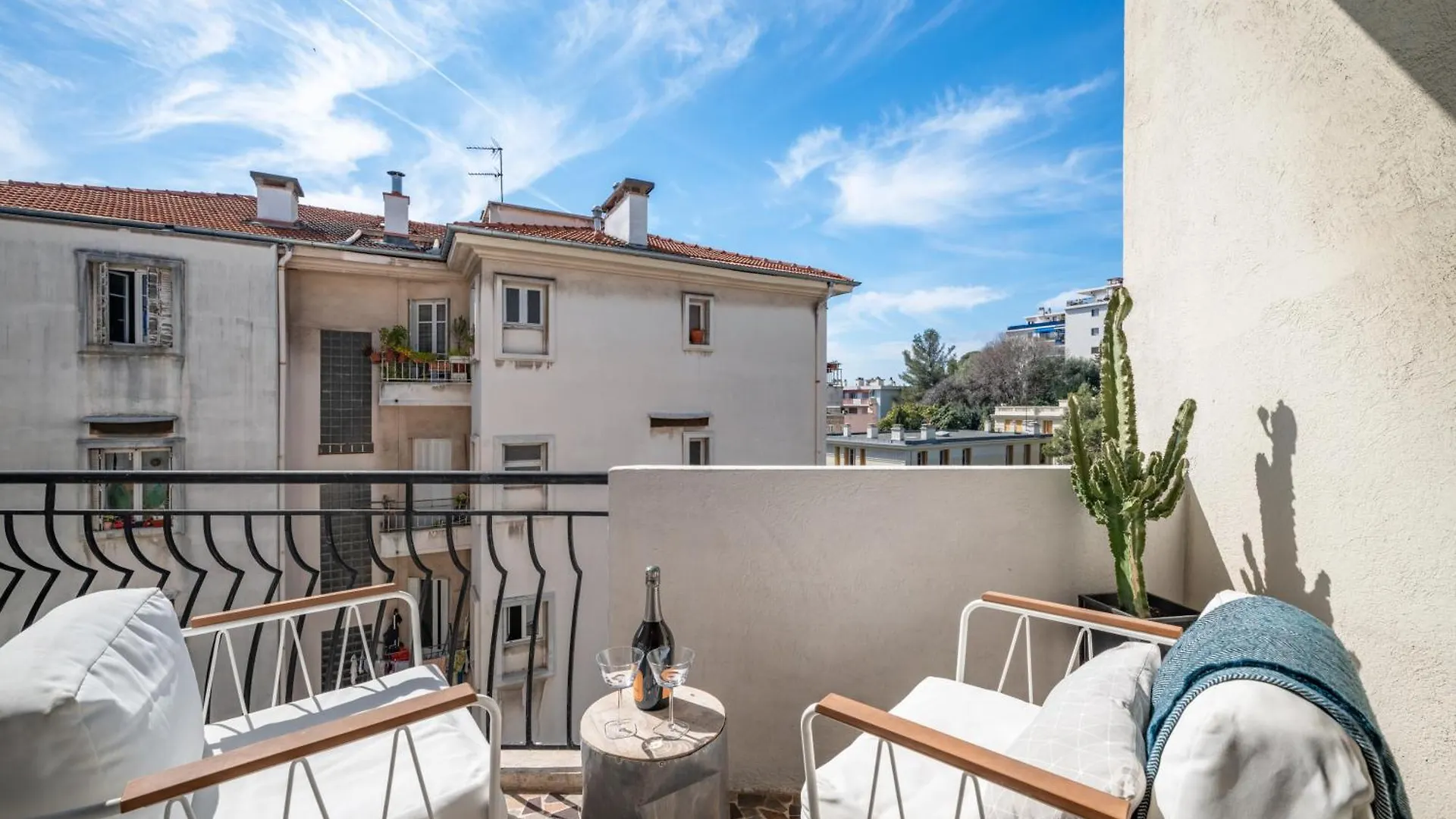 Appartamento Le George V - Art De Vivre A La Nicoise Nizza